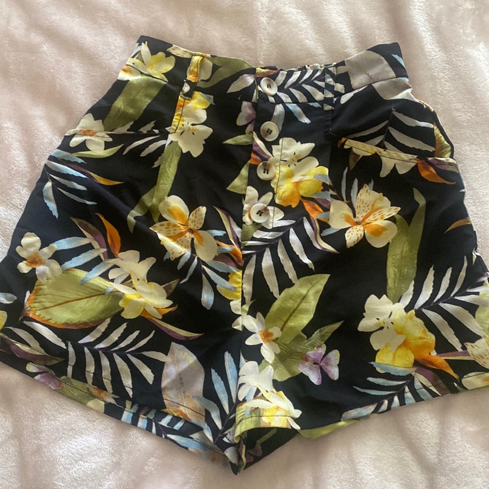 Forever 21 high rise shorts with pockets.